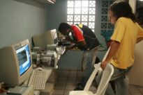 Oficina de Instalação de Slackware no Telecentro do Negra Raízes