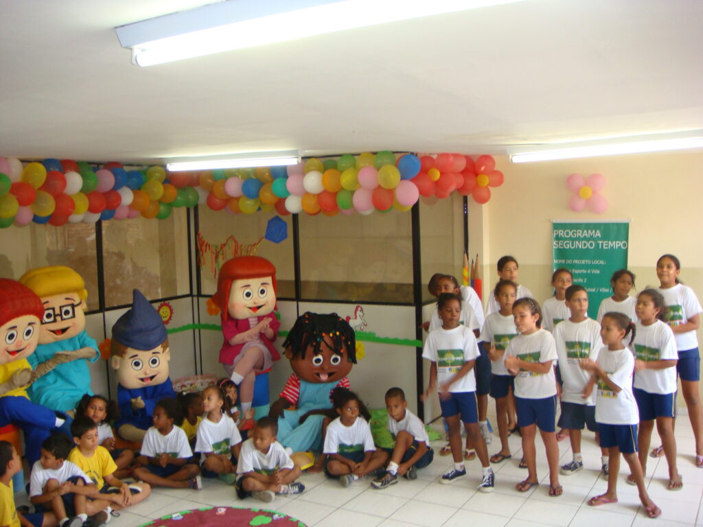 Turma da Revista do Sesinho participam da inaguração da Sala de Leitura da LBV