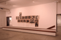 Exposição Narrativas em Madeira e Muro