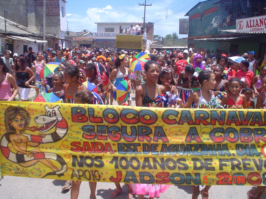 SAIEM PRA RUA NA TERÇA FEIRA DE CARNAVAL