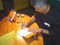 Seção de autógrafos - lançamento