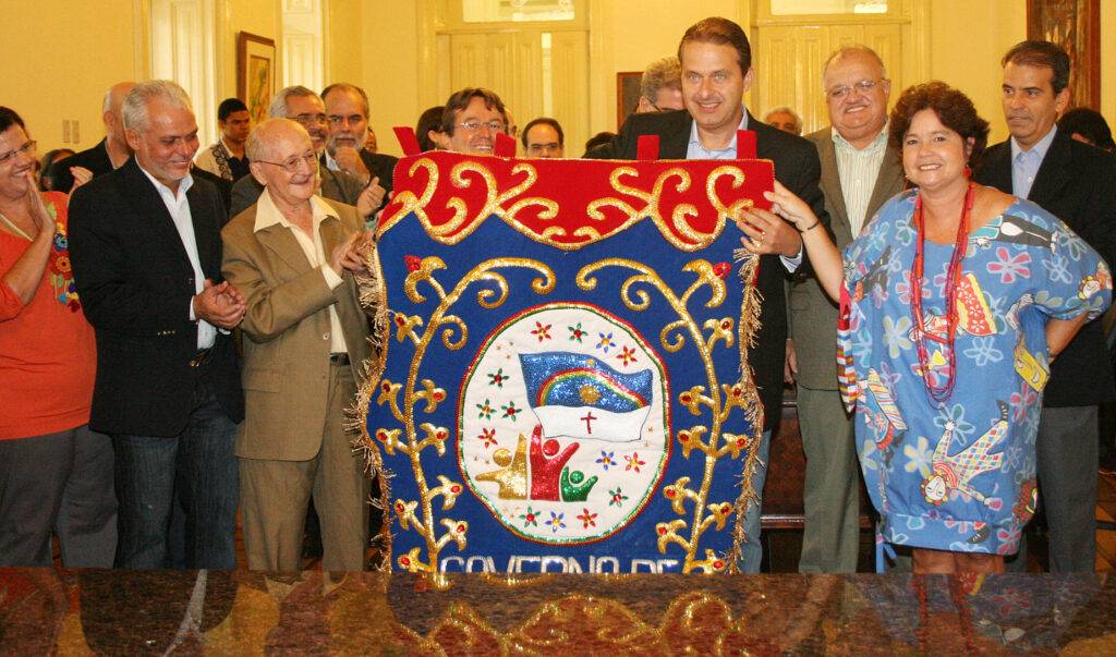 Governador recebe estandarte do Governo de Pernambuco