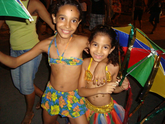 Foliões mirins