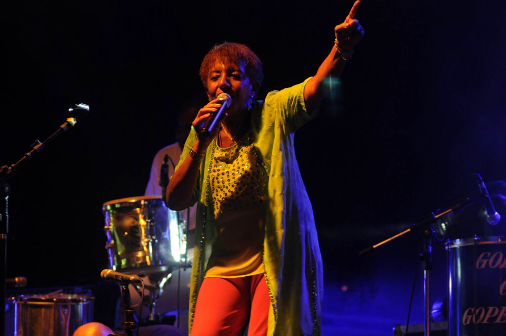 Show de Leci Brandão em Goiana, no Carnaval 2009