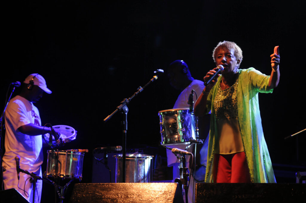 Show de Leci Brandão em Goiana, no Carnaval 2009
