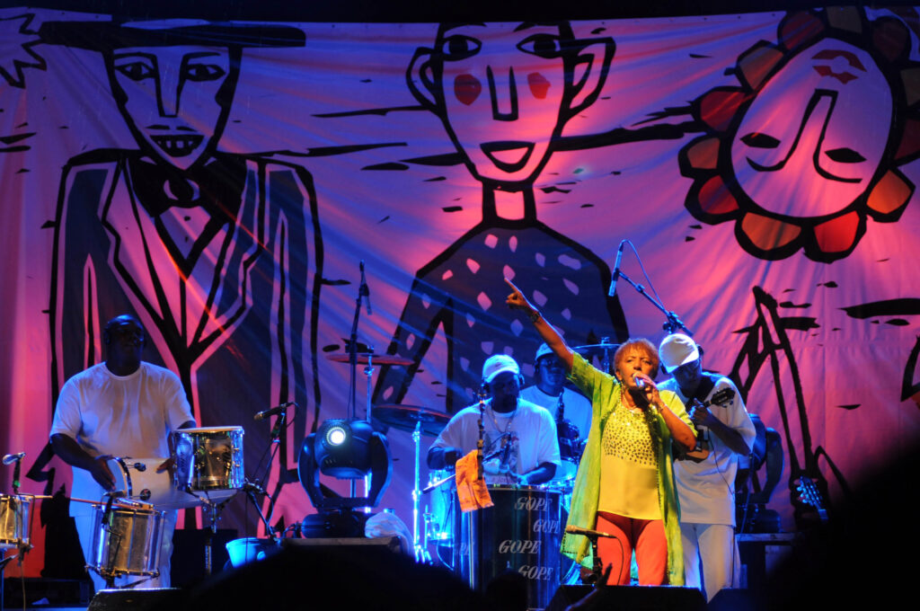 Show de Leci Brandão em Goiana, no Carnaval 2009