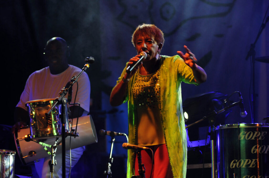 Show de Leci Brandão em Goiana, no Carnaval 2009