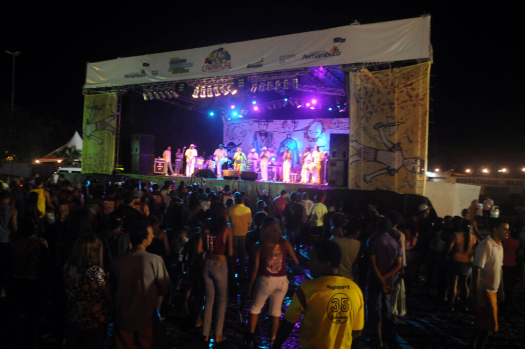 Show de Leci Brandão em Goiana, no Carnaval 2009