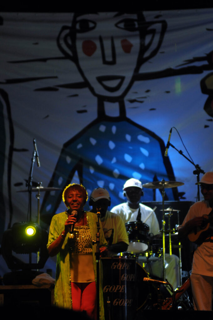 Show de Leci Brandão em Goiana, no Carnaval 2009