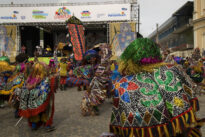 Encontro de maracatus em Nazaré da Mata, no Carnaval 2009
