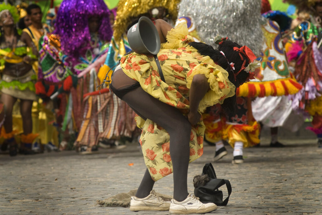 Encontro de maracatus em Nazaré da Mata, no Carnaval 2009