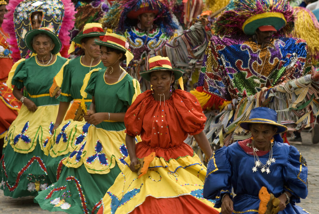 Encontro de maracatus em Nazaré da Mata, no Carnaval 2009