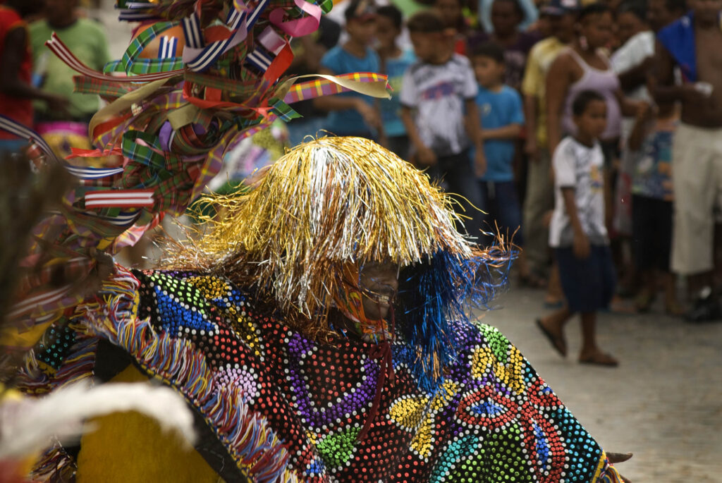 Encontro de maracatus em Nazaré da Mata, no Carnaval 2009