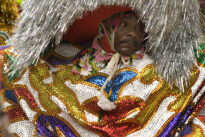 Encontro de maracatus em Nazaré da Mata, no Carnaval 2009