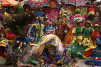 Encontro de maracatus em Nazaré da Mata, no Carnaval 2009