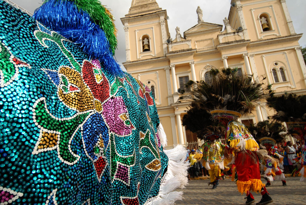 Encontro de maracatus em Nazaré da Mata, no Carnaval 2009