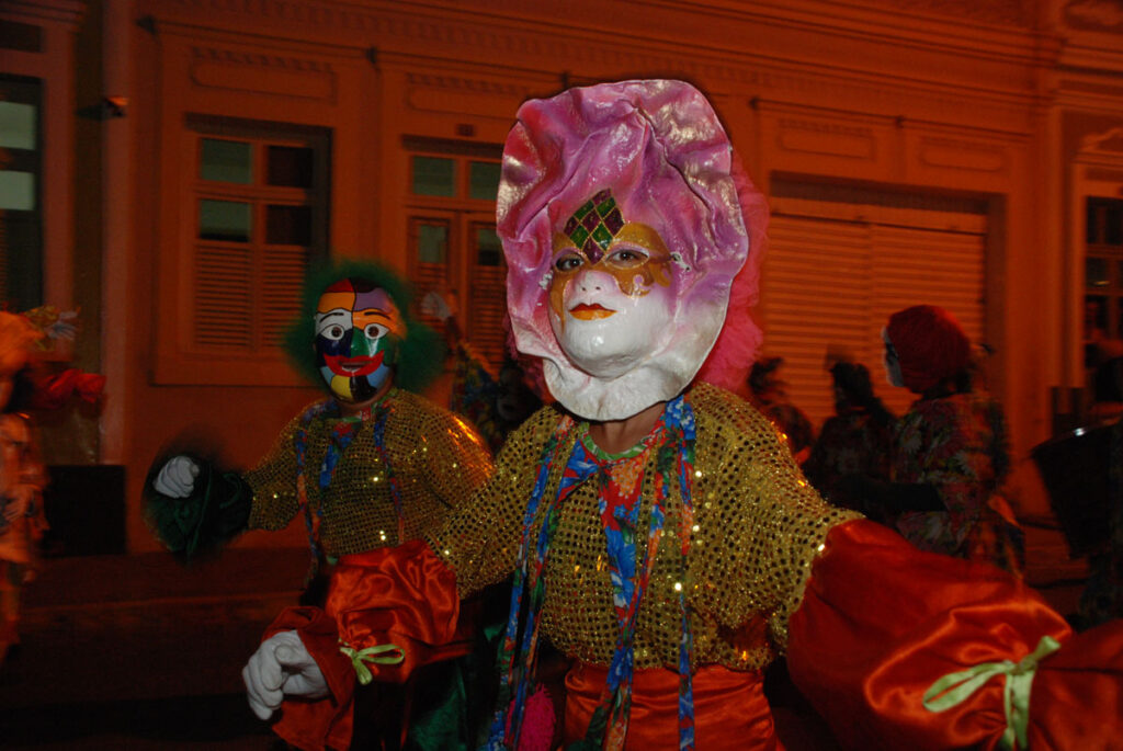 Cortejo de papangus em Pesqueira, no Carnaval 2009