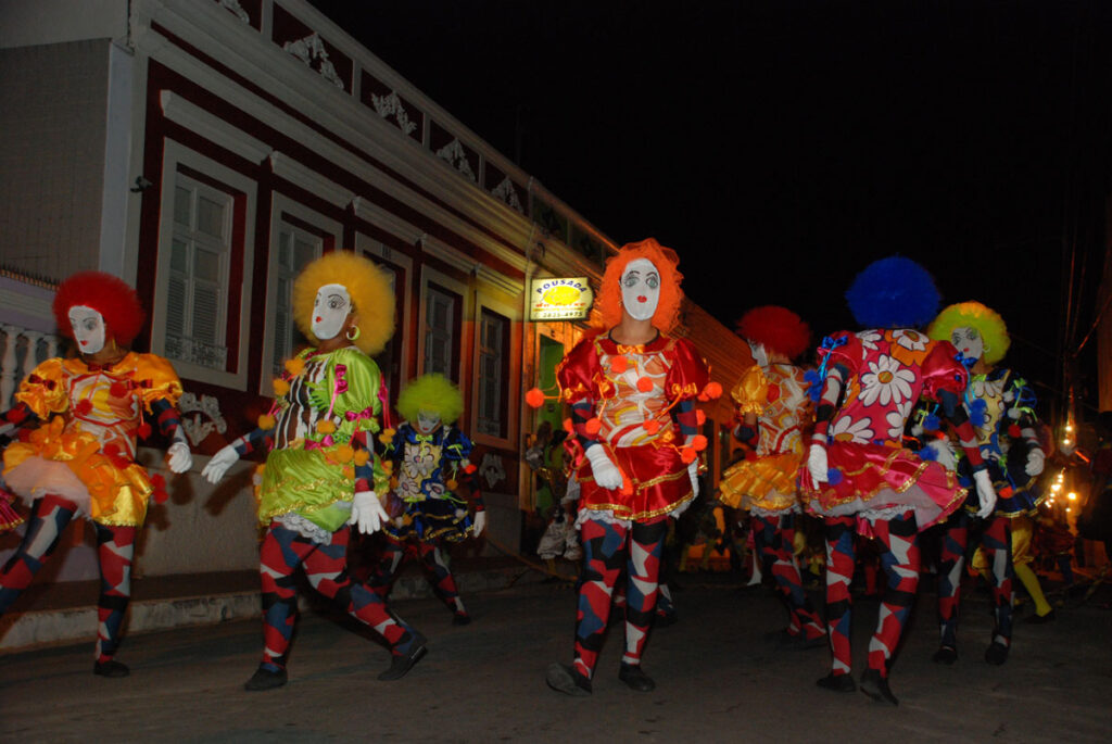 Cortejo de papangus em Pesqueira, no Carnaval 2009