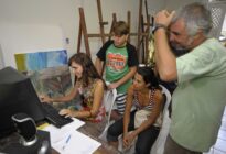 Participantes criam um videoclipe na "Oficina de Mergulho"