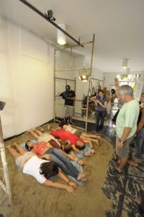 Participantes criam um videoclipe na "Oficina de Mergulho"