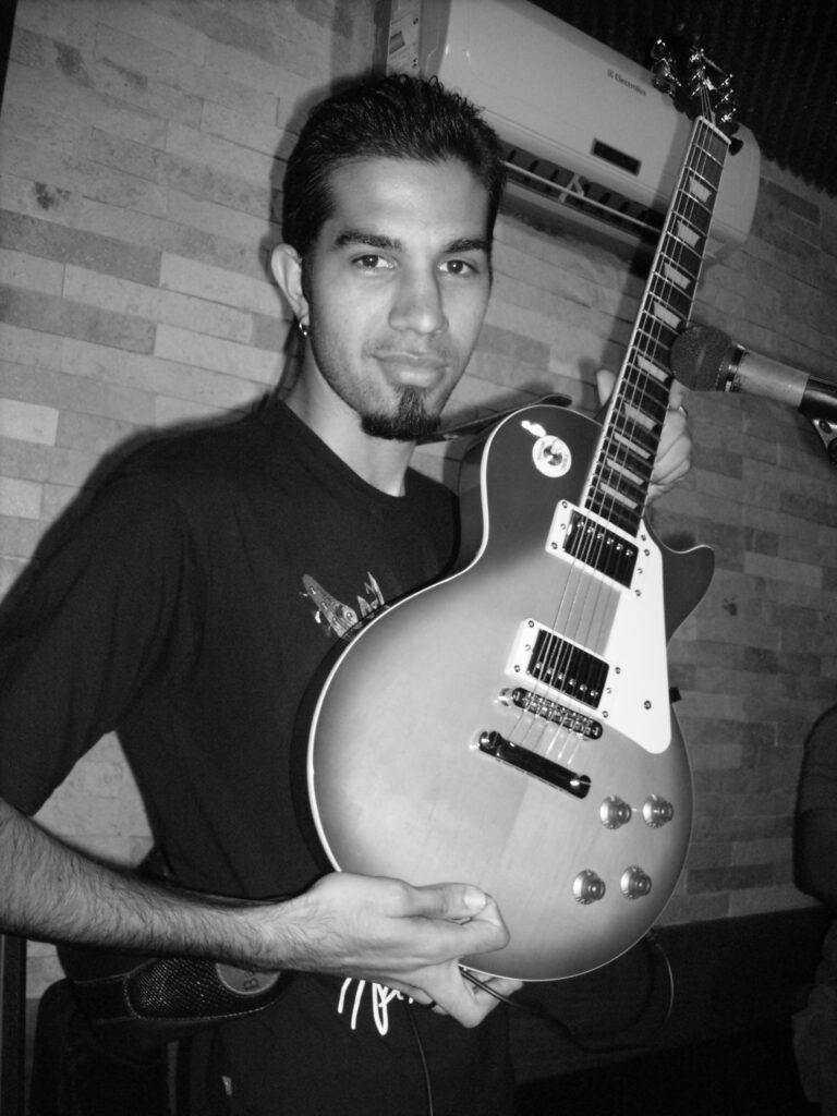 TONY ARAÚJO - GUITARRA E VIOLÃO