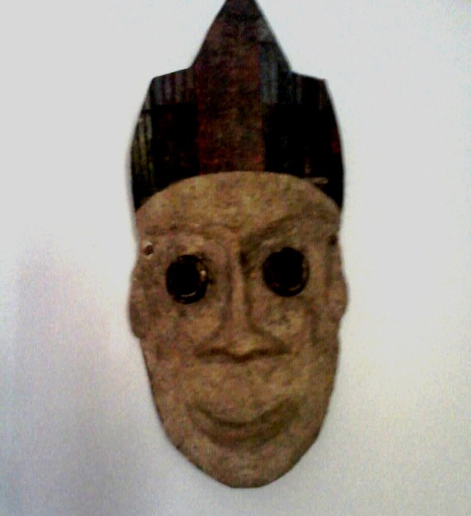 máscara papel machê