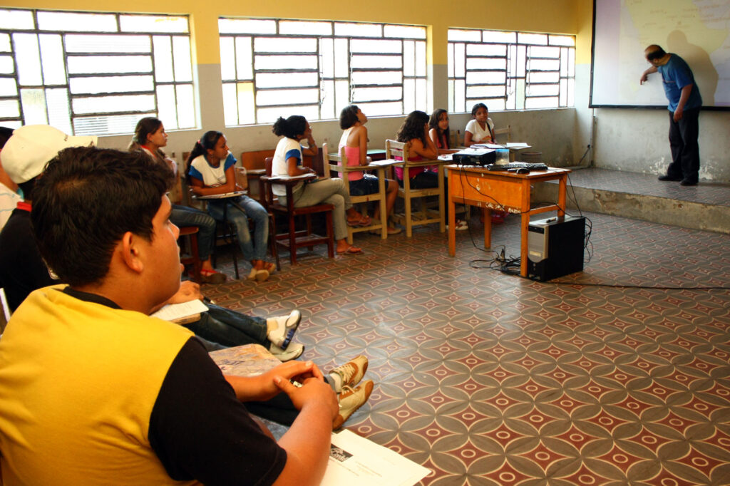 Oficina de Literatura de Cordel com Meca Moreno