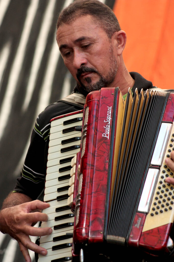 Zé Galvão e os Feras do Forró