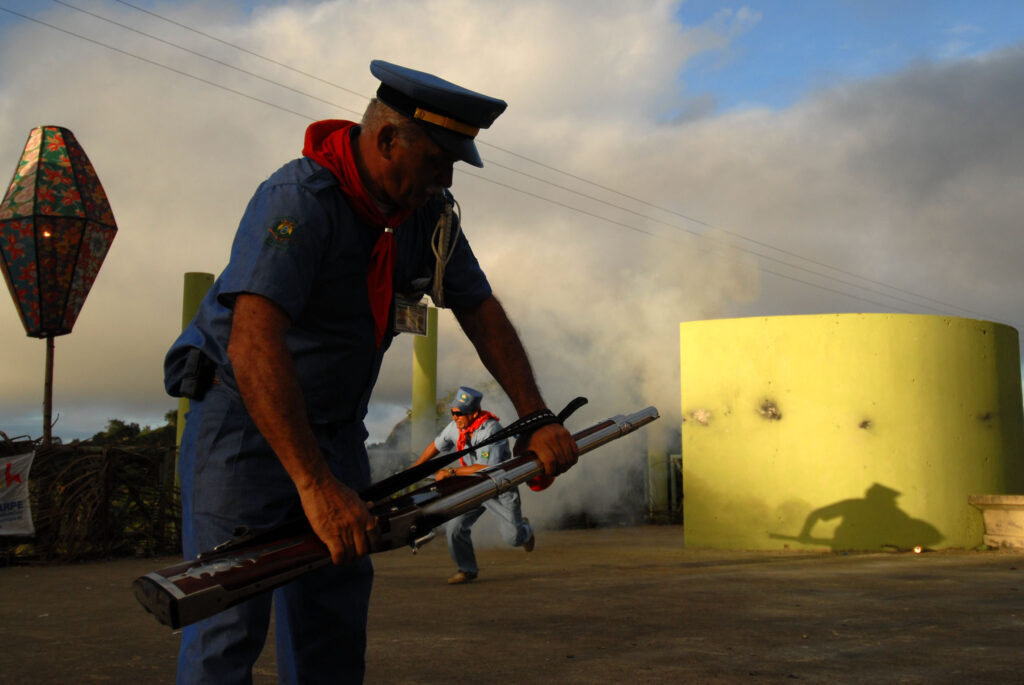 Bacamarteiros no São João de Bezerros, Pernambuco