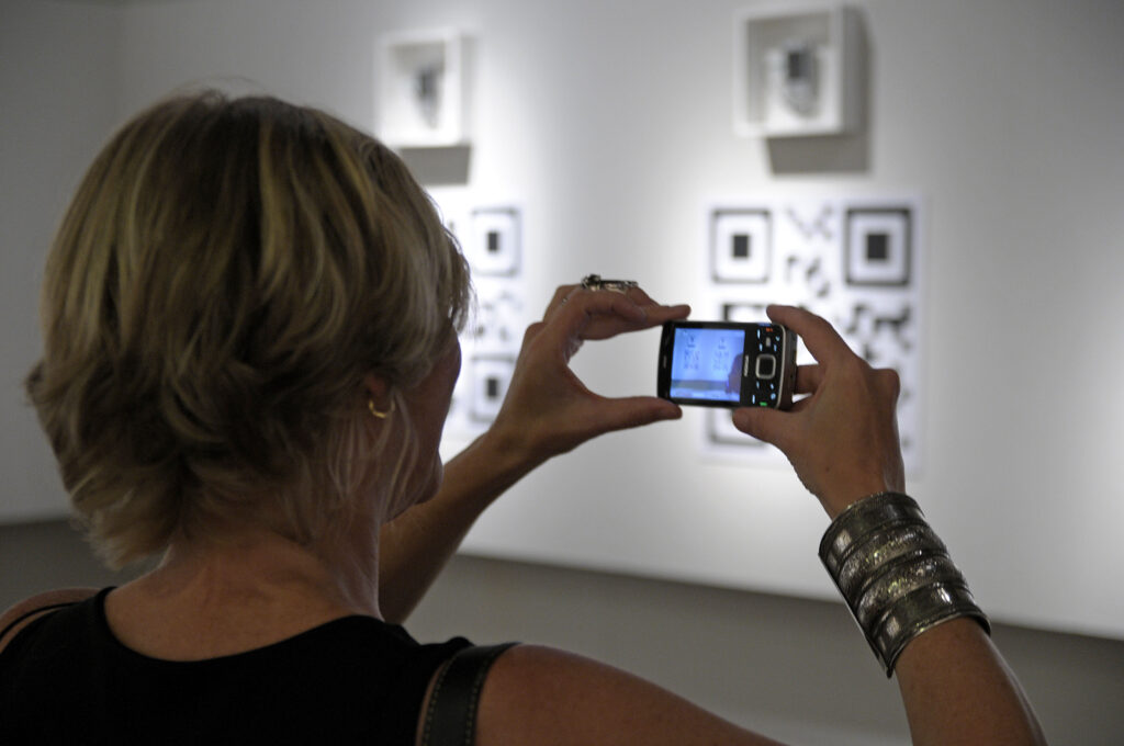 Suite 4 Mobile Tags, na exposição "O Lugar Dissonante"