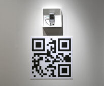 Suite 4 Mobile Tags, na exposição "O Lugar Dissonante"