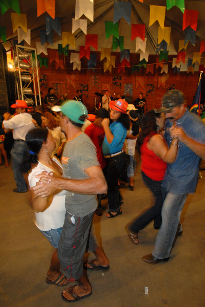 Forró pé-de-serra em Caruaru, durante o São João 2008
