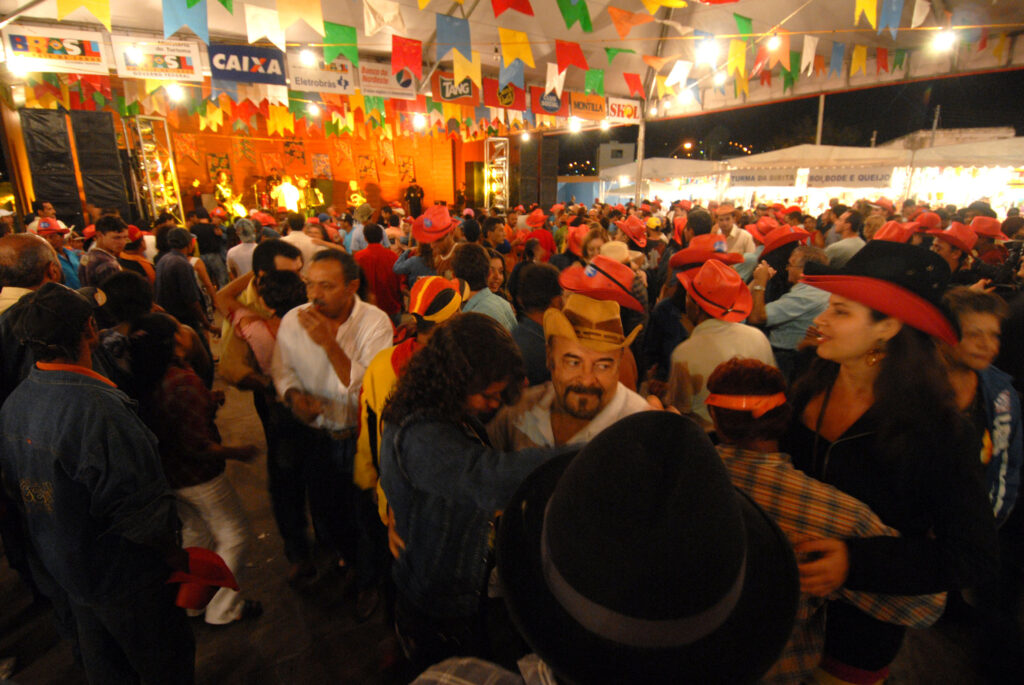 Forró pé-de-serra em Caruaru, durante o São João 2008