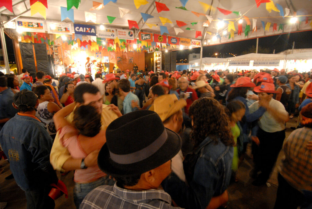 Forró pé-de-serra em Caruaru, durante o São João 2008