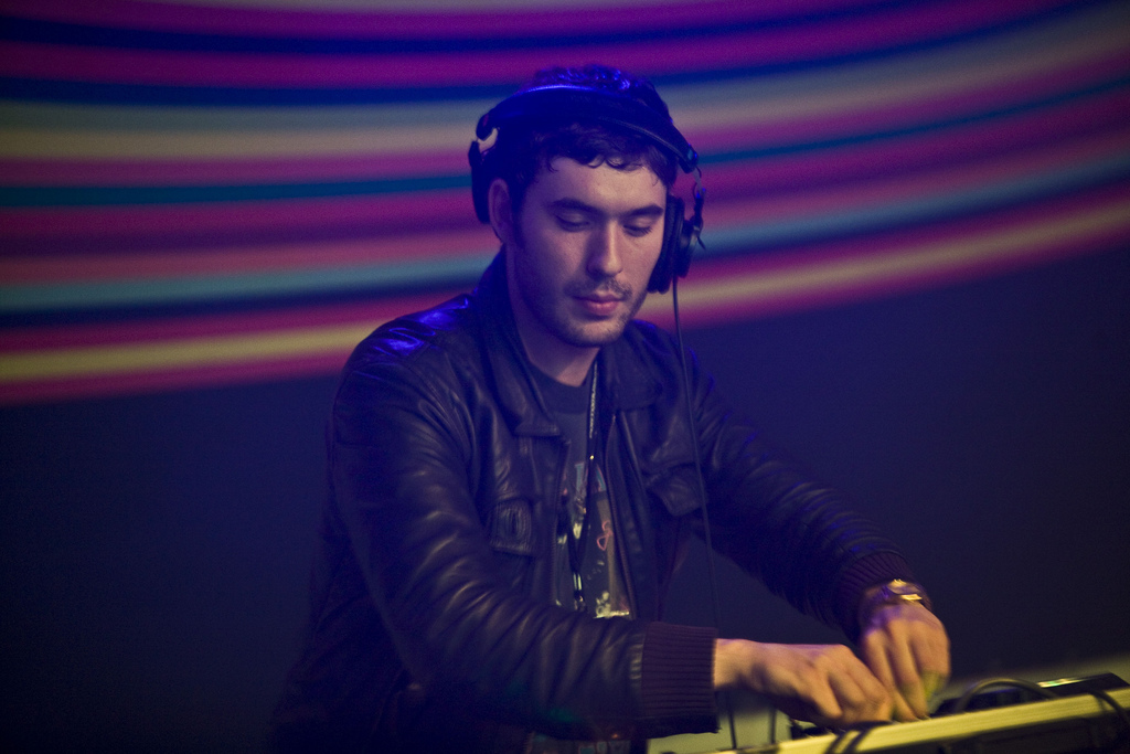 19 DJ SET: DatA