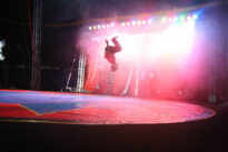 Acrobacias recebem aplausos na tenda de Circo do FIG 2009