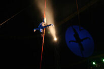 Acrobacias recebem aplausos na tenda de Circo do FIG 2009