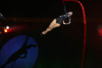 Acrobacias recebem aplausos na tenda de Circo do FIG 2009