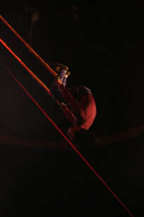 Acrobacias recebem aplausos na tenda de Circo do FIG 2009