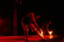 Acrobacias recebem aplausos na tenda de Circo do FIG 2009