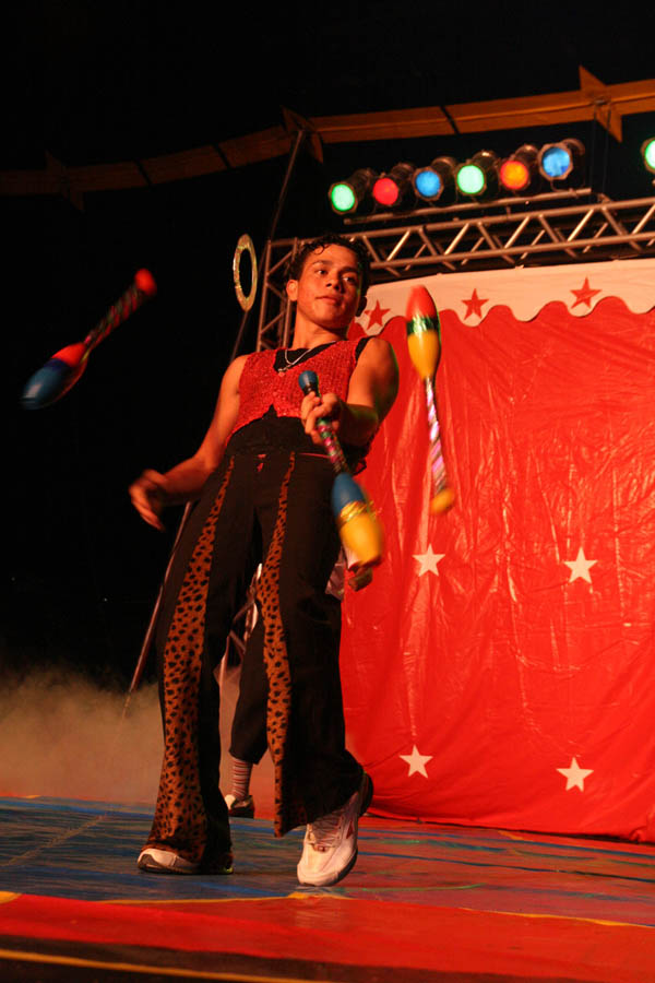 Espetáculo Viva o circo - Grupo Pitanguinha Show - FIG 2009