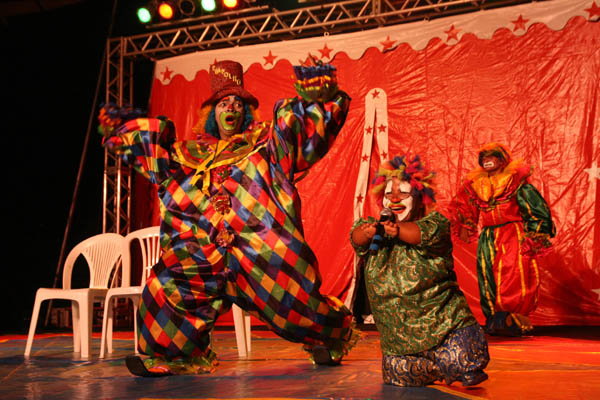 Espetáculo Viva o circo - Grupo Pitanguinha Show - FIG 2009