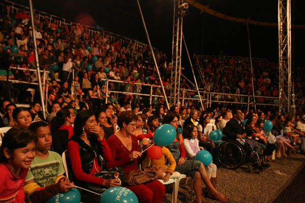 Espetáculo Viva o circo - Grupo Pitanguinha Show - FIG 2009