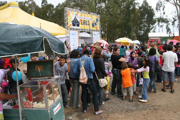 Espetáculo Viva o circo - Grupo Pitanguinha Show - FIG 2009