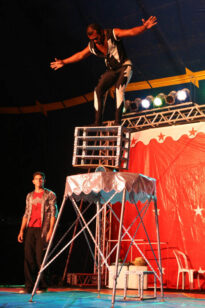Circo: Tirando a máscara, mostrando nossa cultura - FIG 2009
