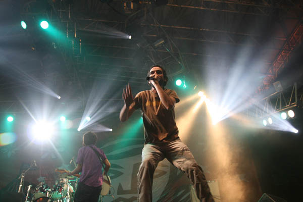 Cabruêra, Orquestra Contemporânea de Olinda e Naçao Zumbi