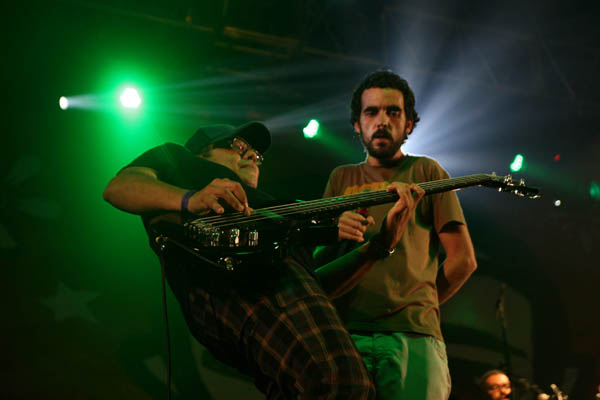 Cabruêra, Orquestra Contemporânea de Olinda e Naçao Zumbi