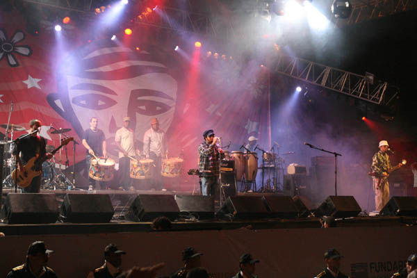Cabruêra, Orquestra Contemporânea de Olinda e Naçao Zumbi