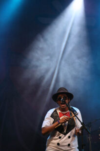Cabruêra, Orquestra Contemporânea de Olinda e Naçao Zumbi