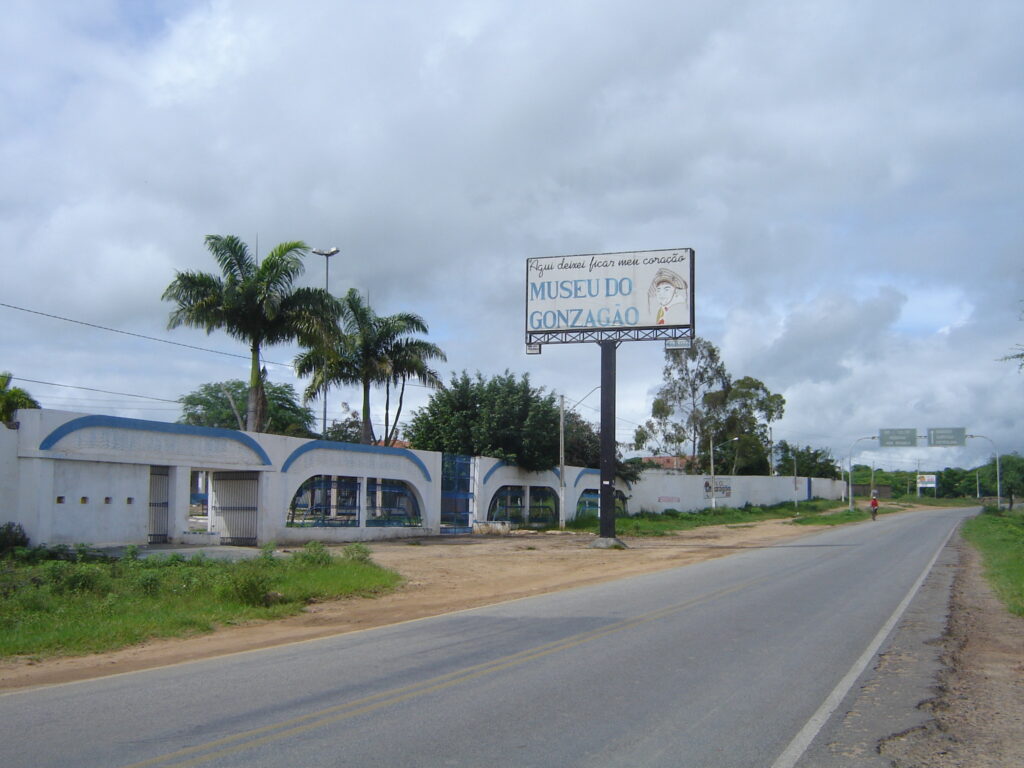 Acesso ao Parque Aza Branca.